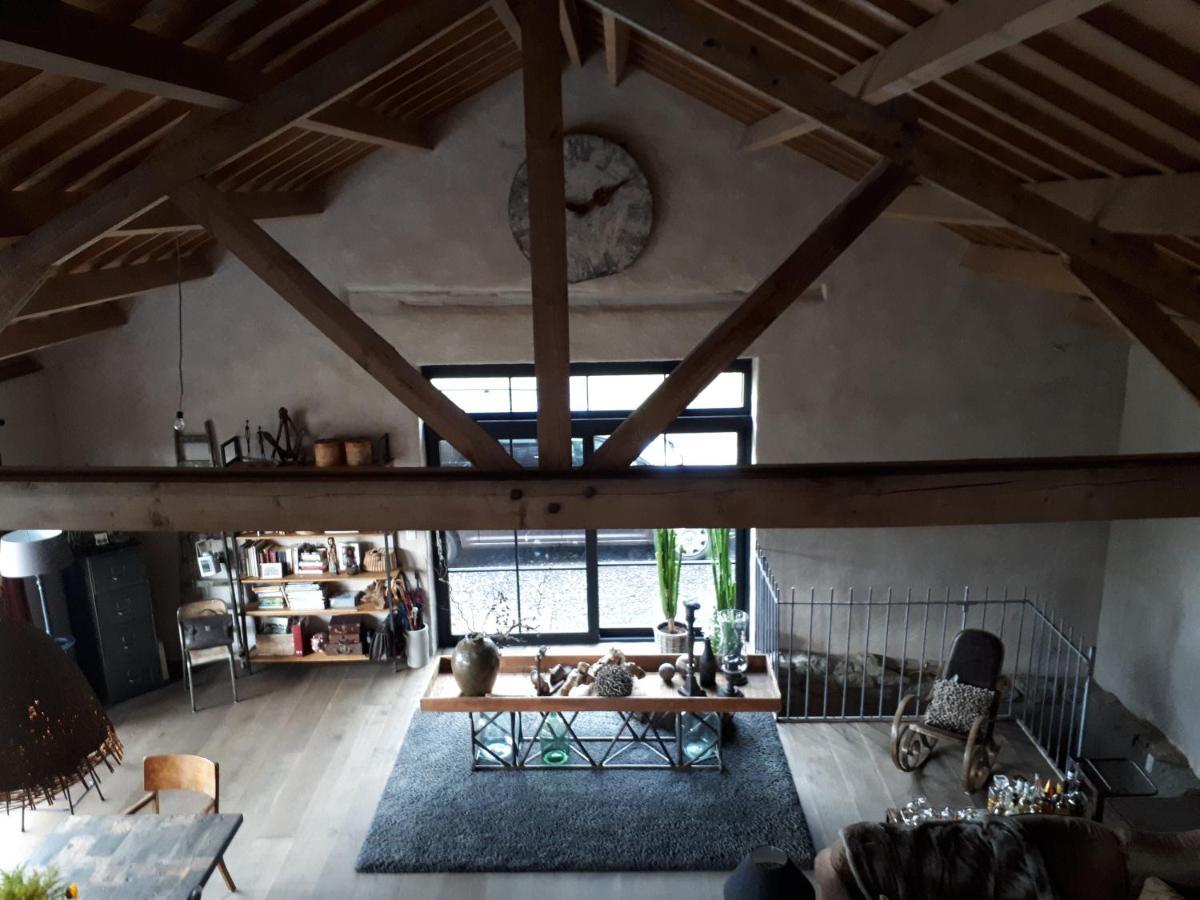 Le Hangar Des Voyageurs Petit-Halleux Bagian luar foto