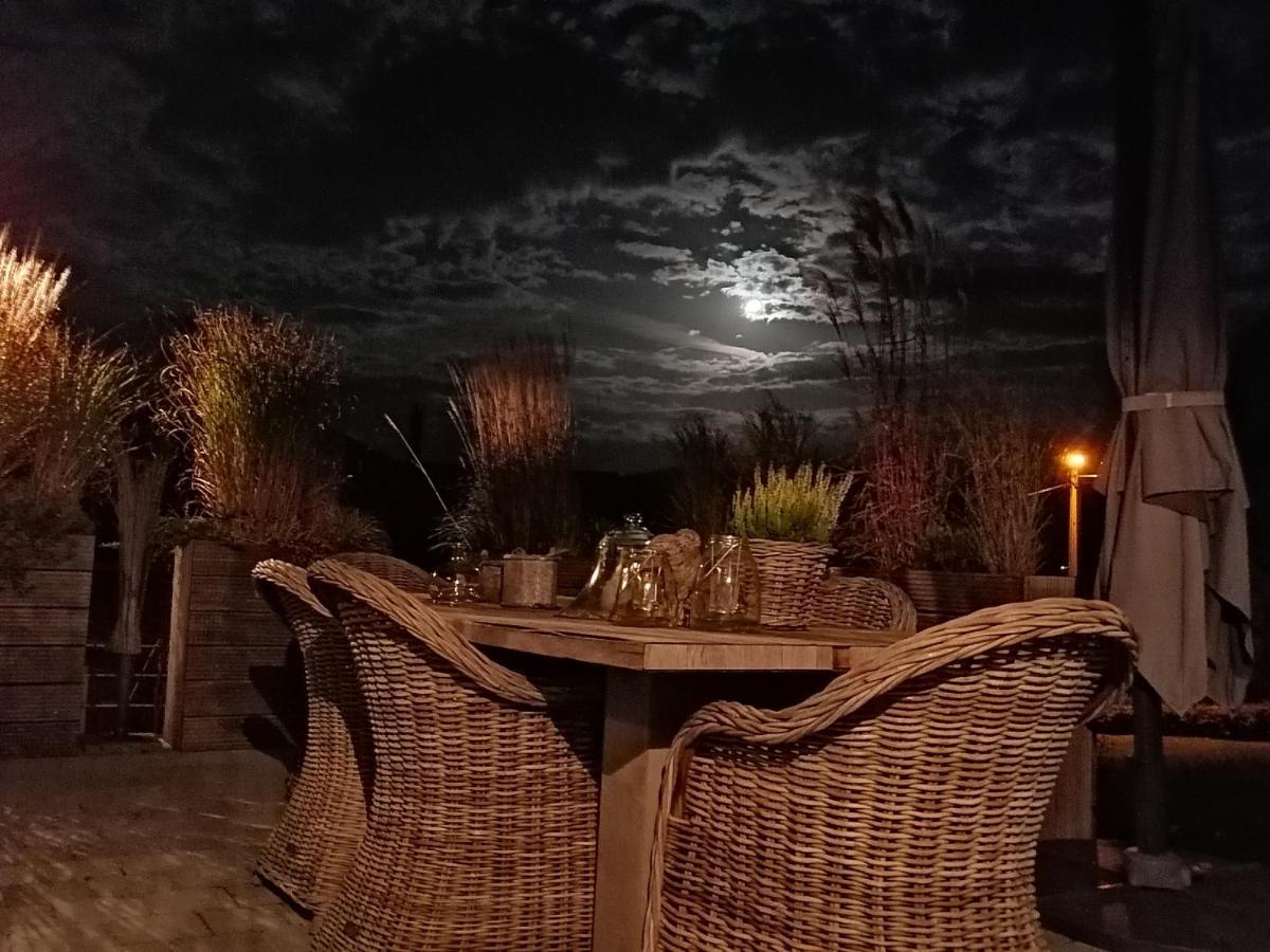 Le Hangar Des Voyageurs Petit-Halleux Bagian luar foto