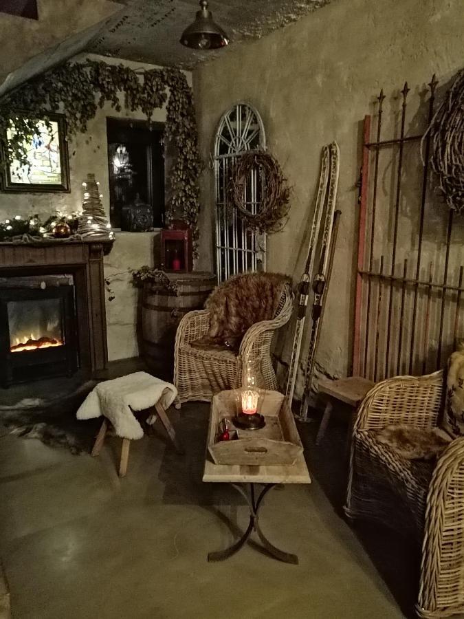 Le Hangar Des Voyageurs Petit-Halleux Bagian luar foto
